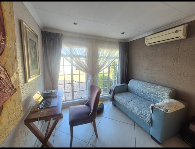 3 BEDROOM TOWNHOUSE FOR SALE IN VANDERBIJLPARK SW 5